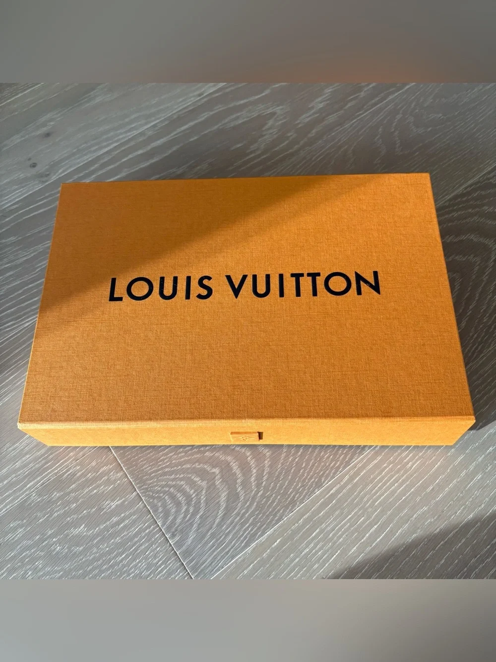 Louis Vuitton medium flat shirt gift box